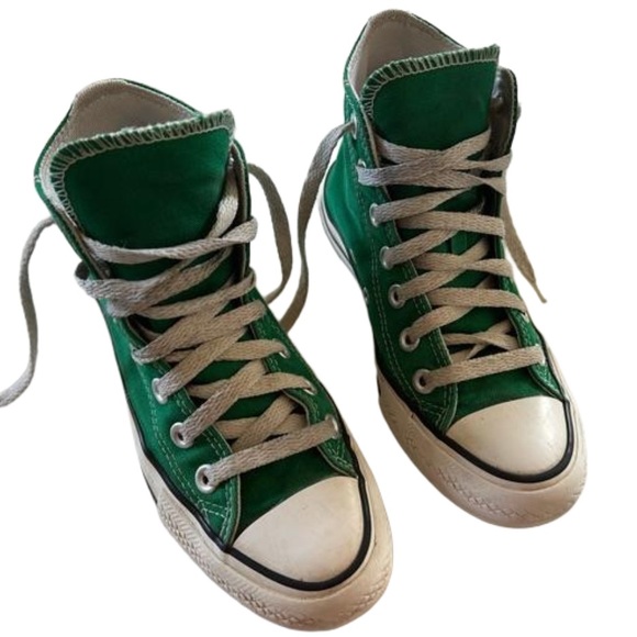 Converse Other - Converse Chuck Taylor’s Green hi top